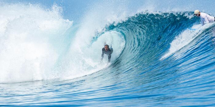 Bodysurfing When Both Arms Lead