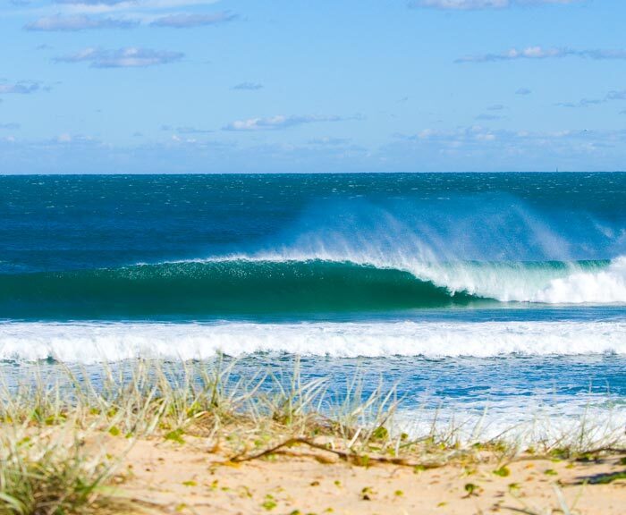 Reading wave conditions and choosing the right break for bodysurfing - sandbank, wave pitching left and right, no closeouts